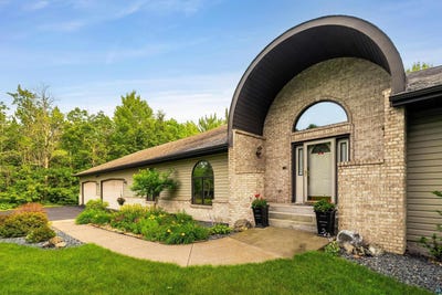/international/us/4976-maribe-dr-hermantown-mn-110099798541/