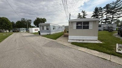 /international/us/1335-driftwood-alley-huntington-in-110105319889/