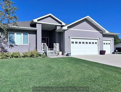 /international/us/928-sun-valley-pl-grand-island-ne-110103414690/