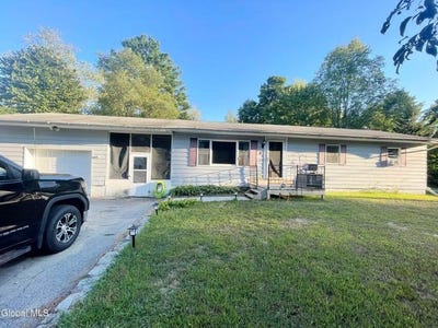/international/us/176-alder-meadow-road-schroon-lake-ny-110108363246/