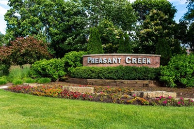 /international/us/925-spring-hill-drive-northbrook-il-110108885487/