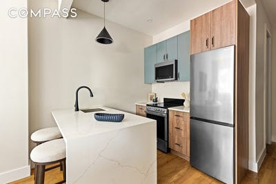 /international/us/220-schaefer-street-brooklyn-ny-110110371393/
