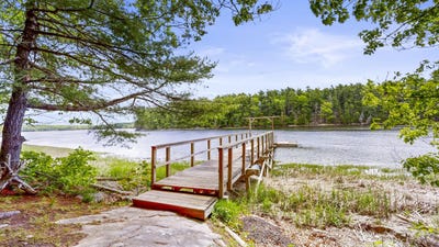 /international/us/82-rogers-neck-phippsburg-me-110108449270/