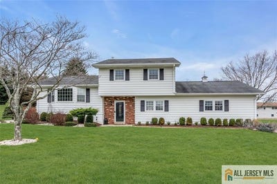 /international/us/5-travis-court-monroe-nj-110107416065/