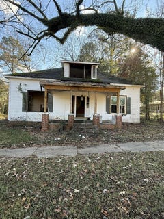 /international/us/2510-w-roane-avenue-eupora-ms-110104432448/