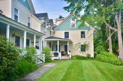 /international/us/19-pleasant-street-rangeley-me-110101425556/