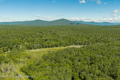 /international/us/buck-road-stone-ridge-ny-110109036578/
