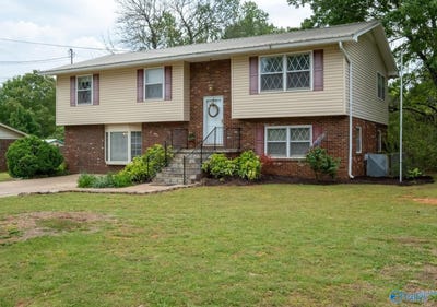 /international/us/222-lakewood-drive-scottsboro-al-110098988745/