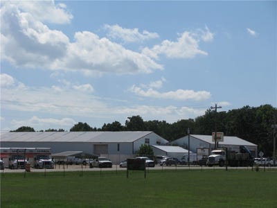 /international/us/15651-w-highway-72-gravette-ar-110102582741/