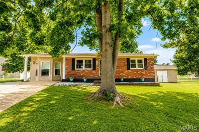 /international/us/16-hillcrest-drive-fredericktown-mo-110108891096/