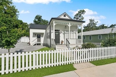 /international/us/702-pine-street-madisonville-la-110100192206/