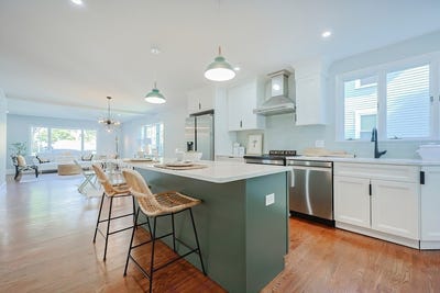 /international/us/111-sharon-st-medford-ma-110098622606/