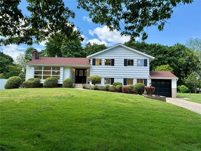 /international/us/11-tollgate-drive-east-northport-ny-110096114535/?lang=en