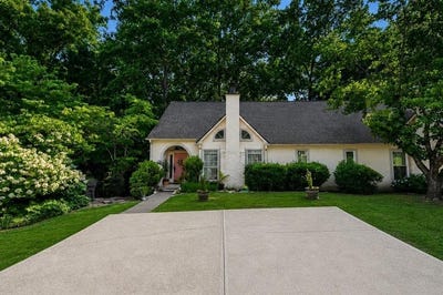 /international/us/4135-lake-mist-drive-nw-kennesaw-ga-110108193363/