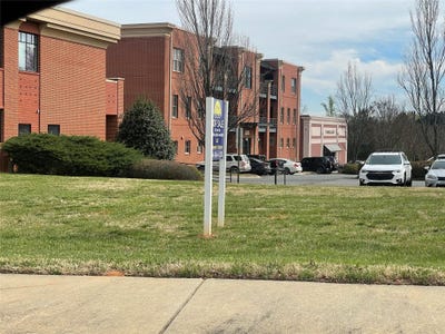 /international/us/19711-bethel-church-road-cornelius-nc-110082870304/