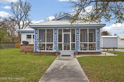 /international/us/216-sycamore-street-bay-saint-louis-ms-110106210291/