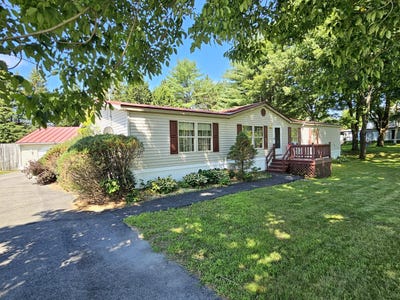 /international/us/7-forest-street-dover-foxcroft-me-110101119325/