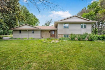 /international/us/10221-jeffery-lane-corcoran-mn-110108915552/