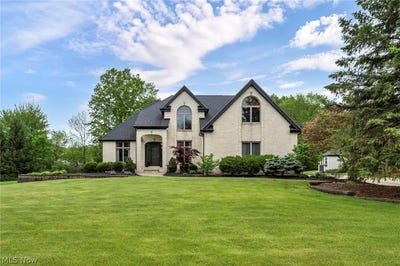 /international/us/9871-highland-drive-brecksville-oh-110108359227/