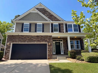 /international/us/403-eagle-claw-court-chapin-sc-110107585660/