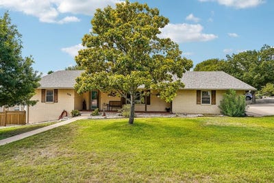 /international/us/806-alamo-dr-kerrville-tx-110120499822/