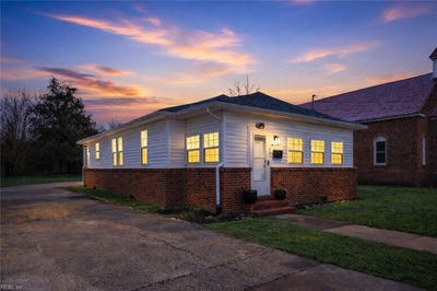 /international/us/222-division-street-n-suffolk-va-110106056089/