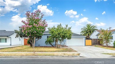 /international/us/903-n-broadacres-compton-ca-110108665633/?lang=it