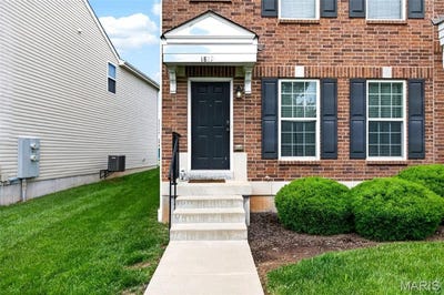 /international/us/1819-basston-drive-maryland-heights-mn-110107872720/