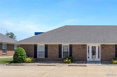 /international/us/282-southwoods-drive-columbia-il-110106675149/