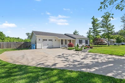 /international/us/786-judson-road-norton-shores-mi-110108543641/