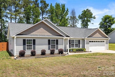 /international/us/3200-silver-fox-circle-lancaster-sc-110108919106/