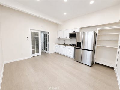 /international/us/19520-hart-street-reseda-ca-110108956085/