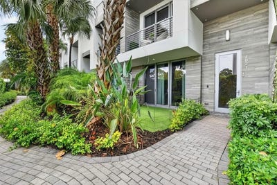 /international/us/4021-nw-18th-way-boca-raton-fl-110108389662/