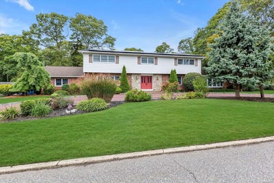 /international/us/1-wilton-court-great-river-ny-110096113574/