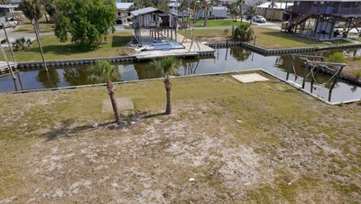 /international/us/151-8th-ave-west-horseshoe-beach-fl-110107893221/