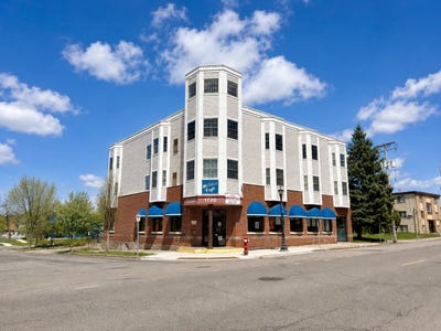 /international/us/1720-glenwood-avenue-minneapolis-mn-110107851696/