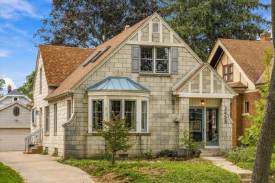 /international/us/2453-n-66th-st-wauwatosa-wi-110120060157/