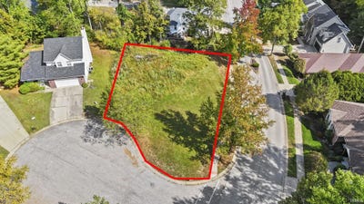 /international/us/1017-e-erin-court-bloomington-in-110120719085/