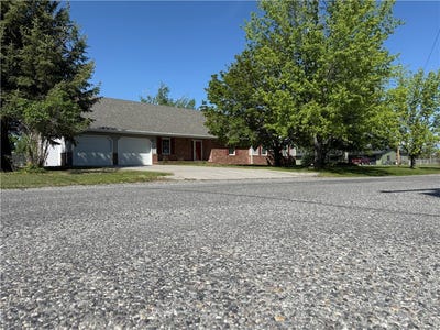 /international/us/702-boulder-street-big-timber-mt-110108294599/