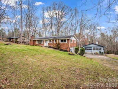 /international/us/136-old-tanglewood-trail-hendersonville-nc-110104030427/