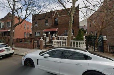 /international/us/23-61-19th-street-astoria-ny-110120559412/