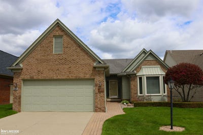 /international/us/6589-copper-creek-drive-washington-mi-110107724989/