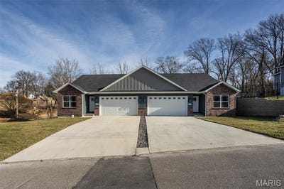 /international/us/652-n-kansas-street-edwardsville-il-110104785323/