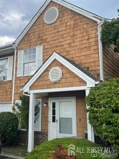 /international/us/23-delavan-court-new-brunswick-nj-110109958411/