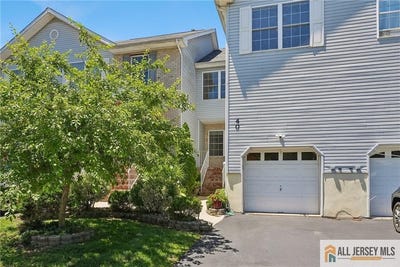/international/us/40-lakeview-drive-helmetta-nj-110108876557/
