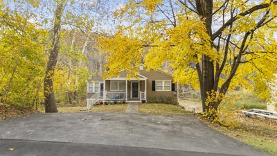 /international/us/567-roosevelt-drive-oxford-ct-110107881735/