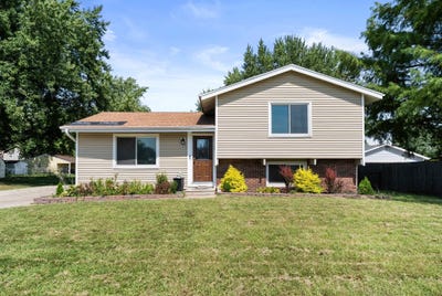 /international/us/1209-bel-aire-road-polk-city-ia-110109992303/