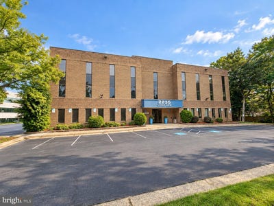 /international/us/2235-cedar-lane-vienna-va-110110308043/