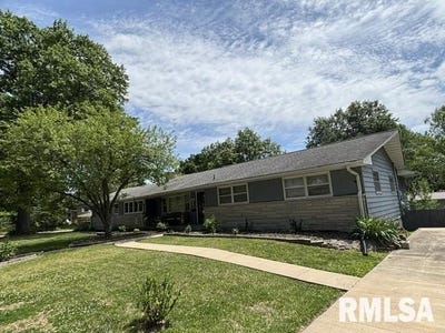 /international/us/103-penny-lane-macomb-il-110106093902/