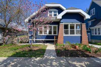 /international/us/2422-chamberlain-avenue-madison-wi-110107481606/